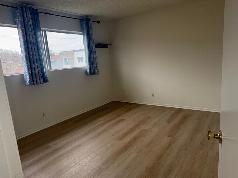 Building Photo - 16703 Lynn Ln