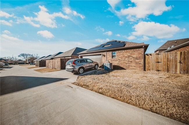 Building Photo - 3301 SW Stonepoint Ave