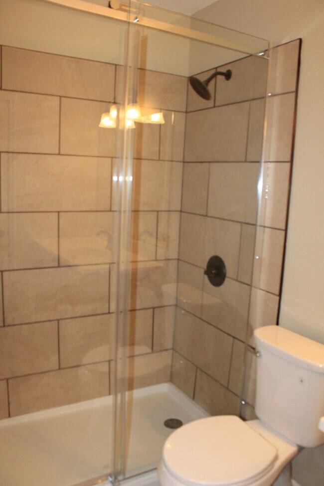 Building Photo - 4104 Spencer St