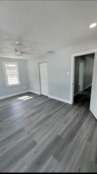 Building Photo - 803 E Cayuga St