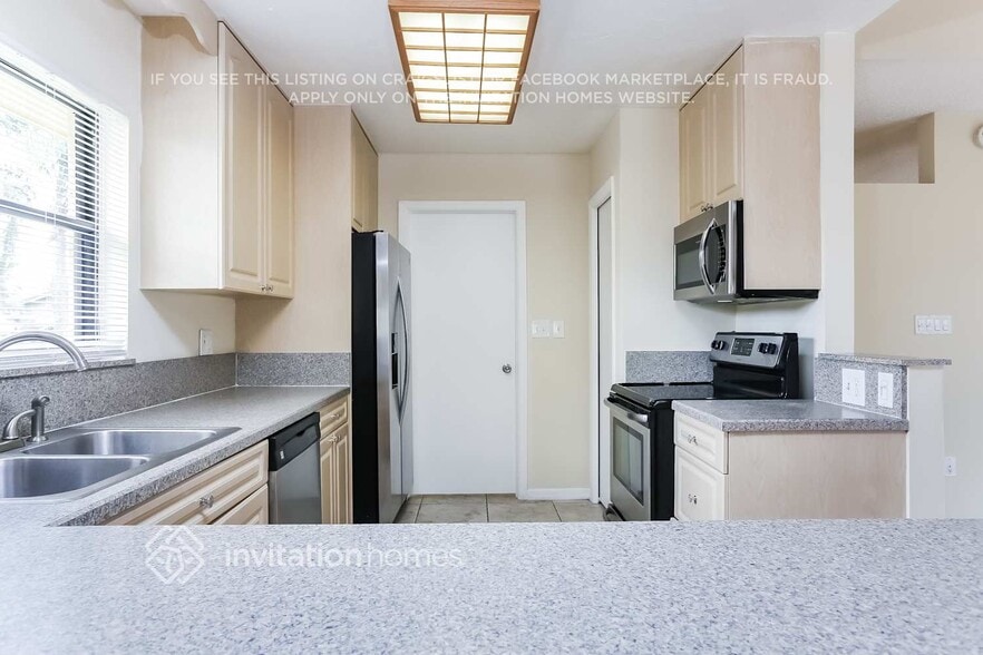 Building Photo - 7120 NW 43rd St