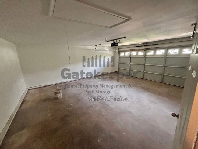 Building Photo - 145 Fieldstone Dr