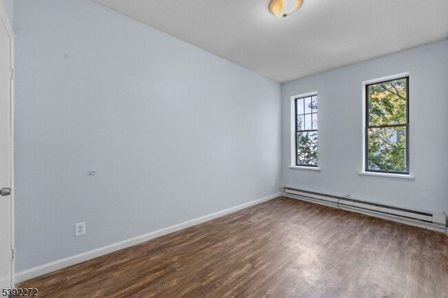 Building Photo - 250 Clendenny Ave