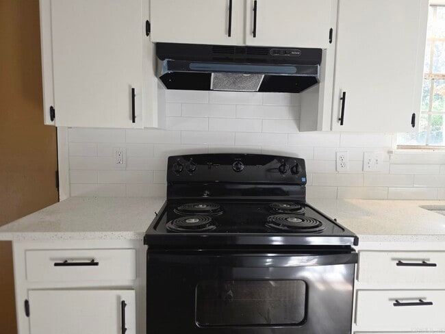 Building Photo - 5505 Crescent Dr