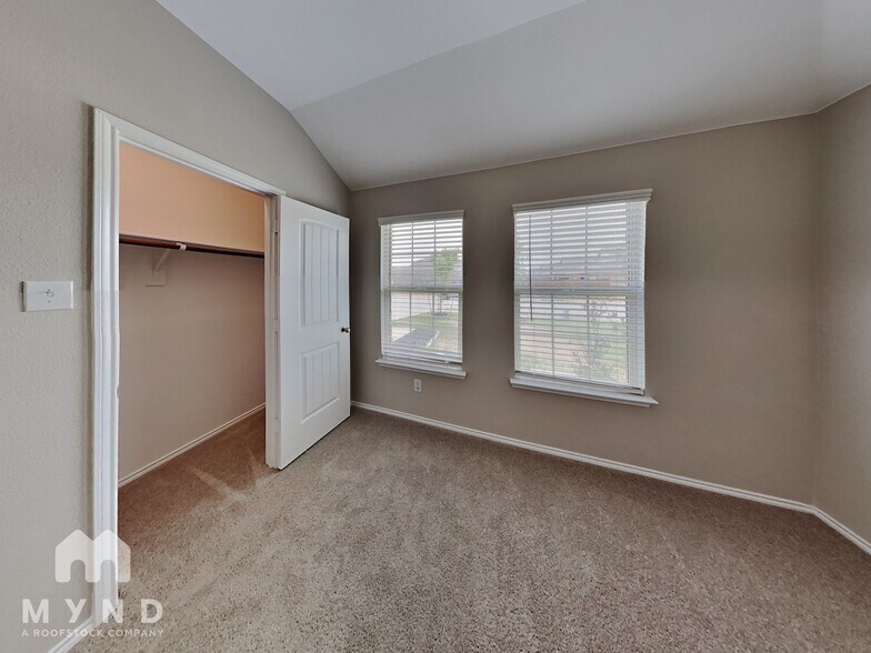Building Photo - 482 Stuart Ln