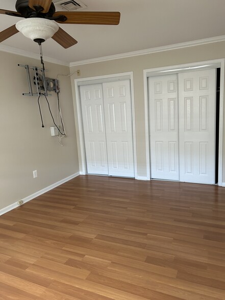 Building Photo - 8124 Ryers Ave