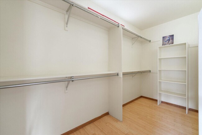 Building Photo - Gorgeous 5 Bedroom, 4 Bath Home on the Edge of Golden & Morrison – Prime Lakewood Location!