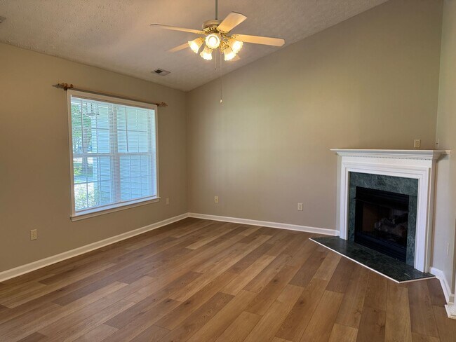 Building Photo - Sweet Home in Tucker Creek Estates