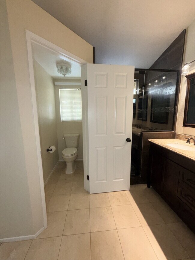 Building Photo - 3-Bedroom Home, Large backyard  & Pets Welcome