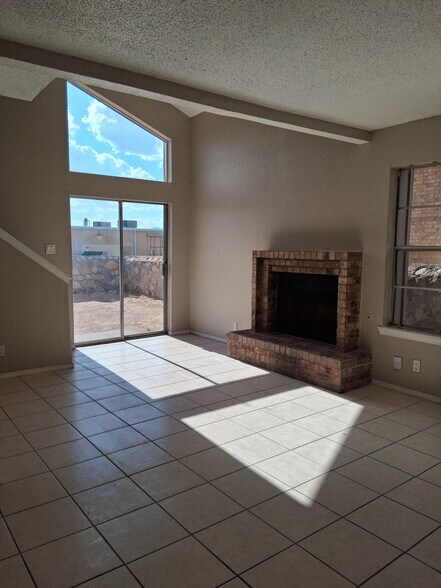 Building Photo - 3119 Voss Dr