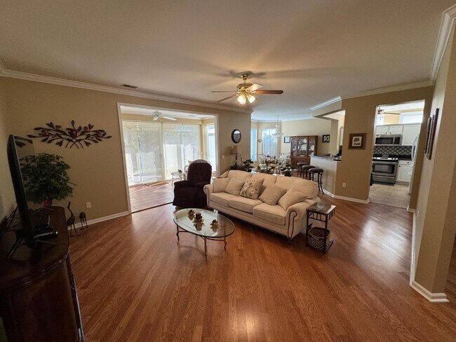 Building Photo - 120 Coburn Dr W