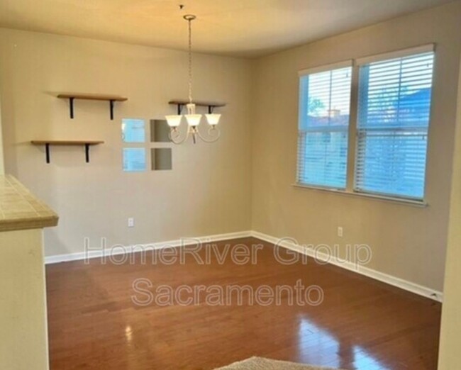 Building Photo - BEAUTIFUL 2/2 NATOMAS!!! Includes w/s/g!!!...