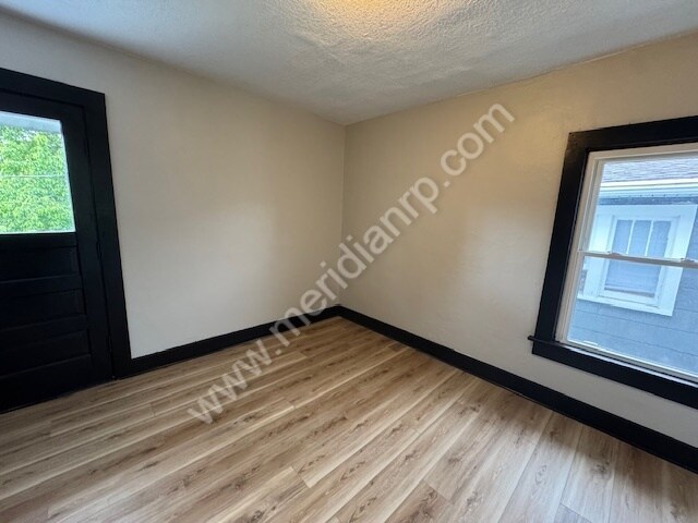 Building Photo - 625 2nd St