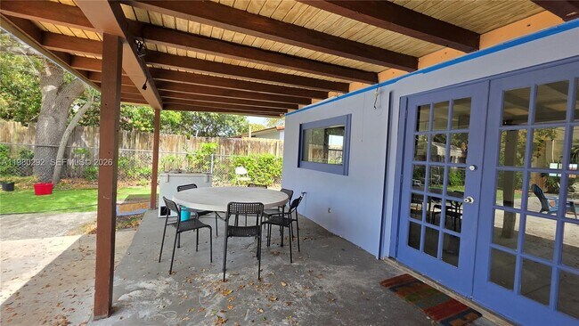 Building Photo - 2100 N 62nd Ave