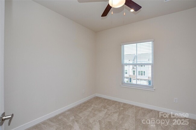 Building Photo - 9833 Oaklawn Blvd NW
