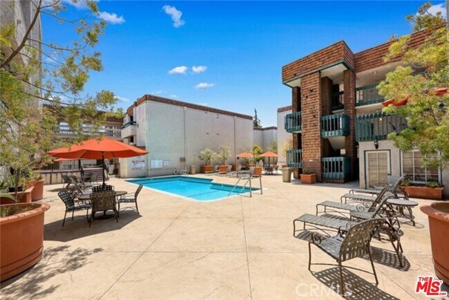 Building Photo - 360 S Euclid Ave