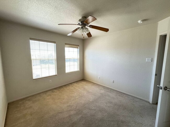 Building Photo - 3301 Bull Run Dr
