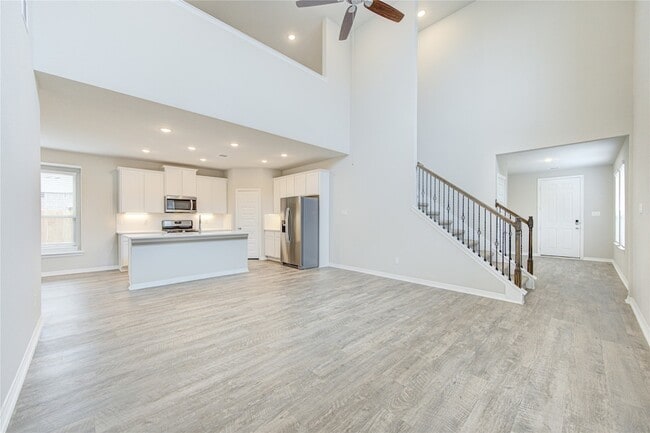 Building Photo - 821 Laguna Grn Ln