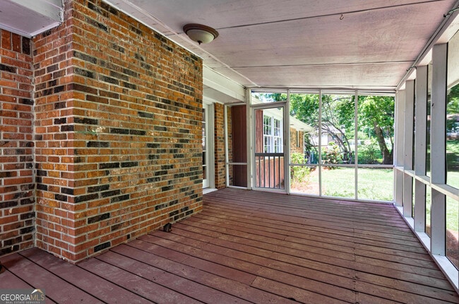 Building Photo - 922 Sharon Ct