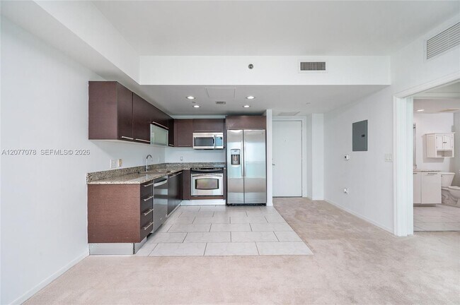Building Photo - 951 Brickell Ave