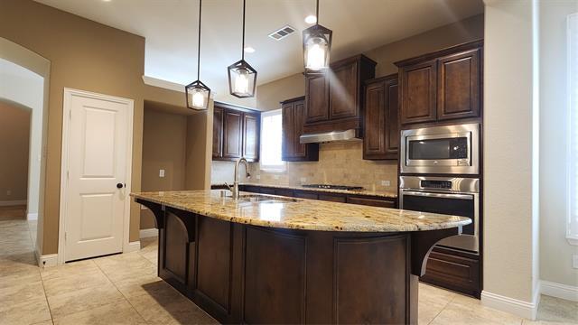 Building Photo - 5621 Grove Cove Dr