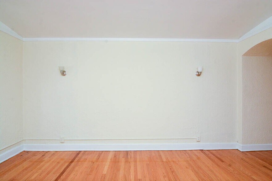 Building Photo - 541 W Arlington Pl