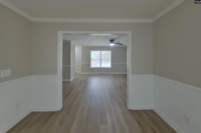 Building Photo - 229 Montclaire Cir