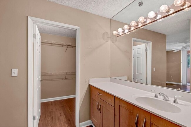 Building Photo - 3237 Clint Moore Rd