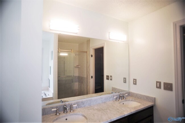 Building Photo - 139 Timberlake Dr