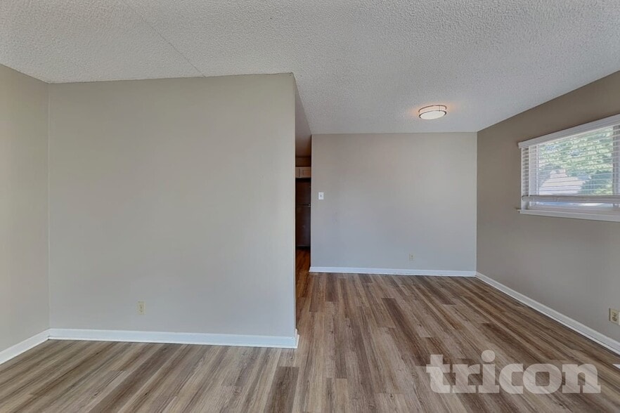 Building Photo - 3445 Kings Row