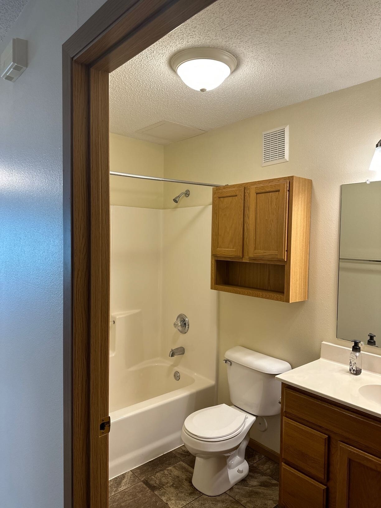 Building Photo - 210 10th St W