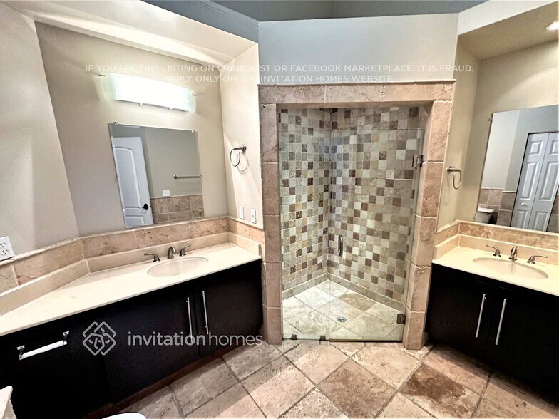 Building Photo - 8165 Madison Lakes Cir S