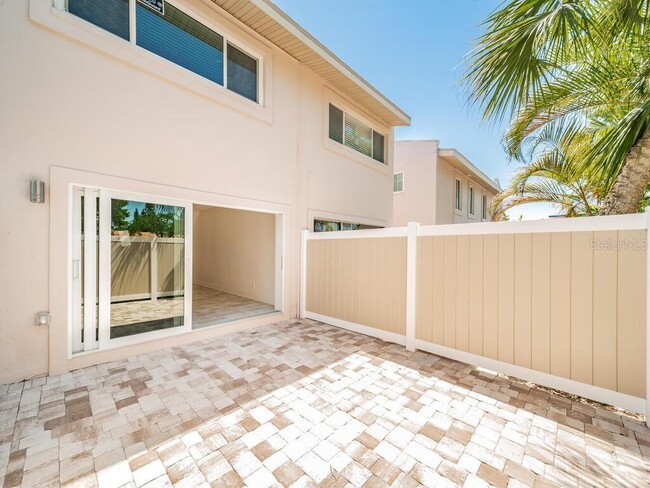 Building Photo - 3120 Beach Blvd S