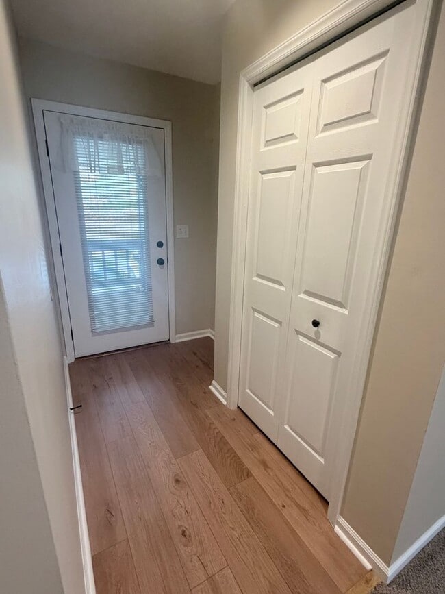 Building Photo - Great Location - 2 Bed, 2 Bath Condo Available Now!