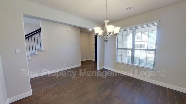 Building Photo - 6117 Horsetail Dr