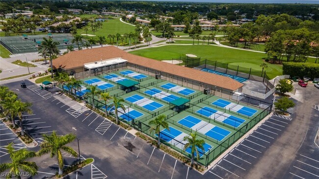 Building Photo - 96 Glades Blvd