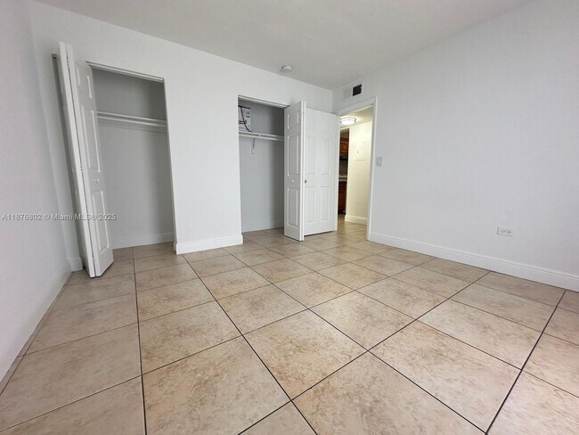 Building Photo - 7215 SW 94th Pl