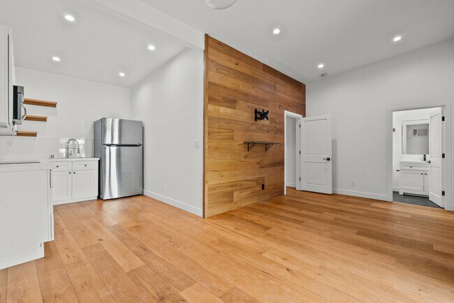 Building Photo - 23036 Burbank Blvd