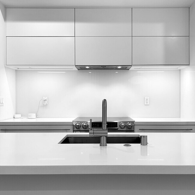 Kitchen - 3425 2nd Ave