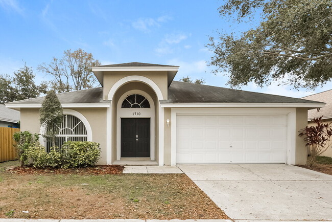 Building Photo - 1710 Wakefield Dr