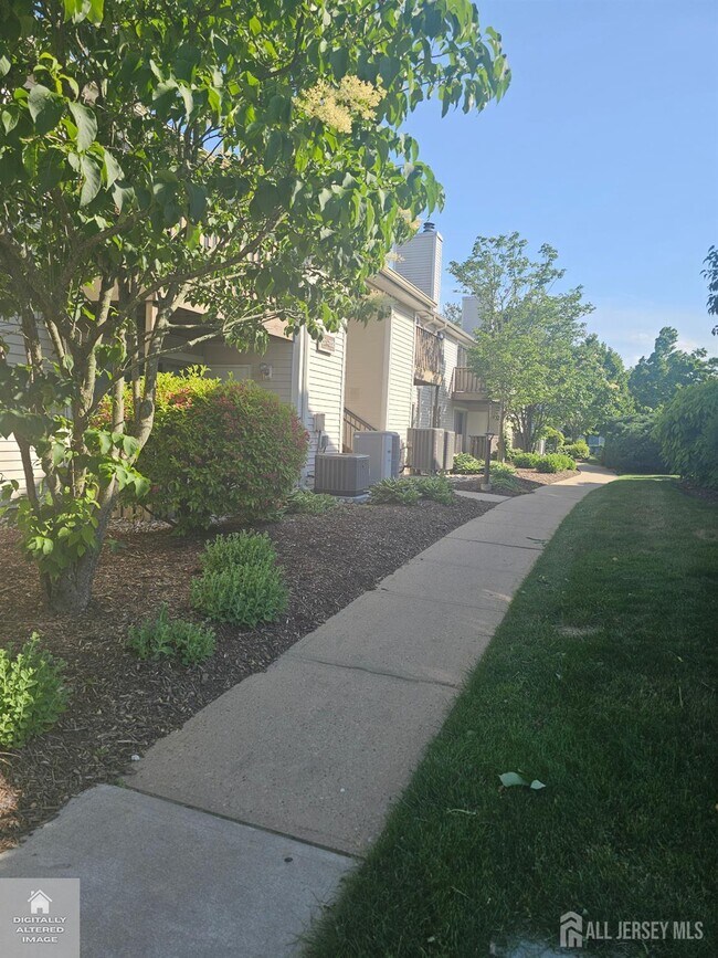 Building Photo - 2307 Aspen Dr