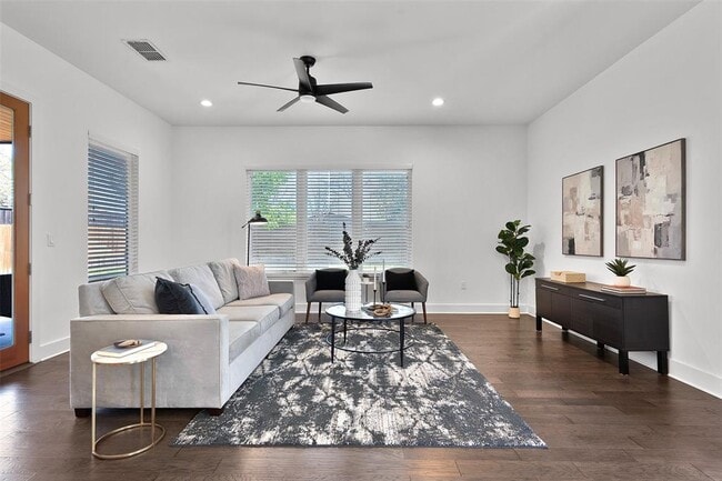 Building Photo - 7813 Mullen Dr