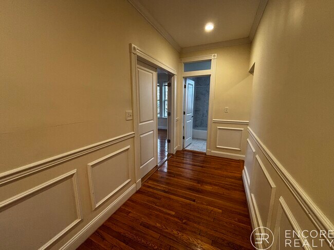 Building Photo - 15 Glenville Ave