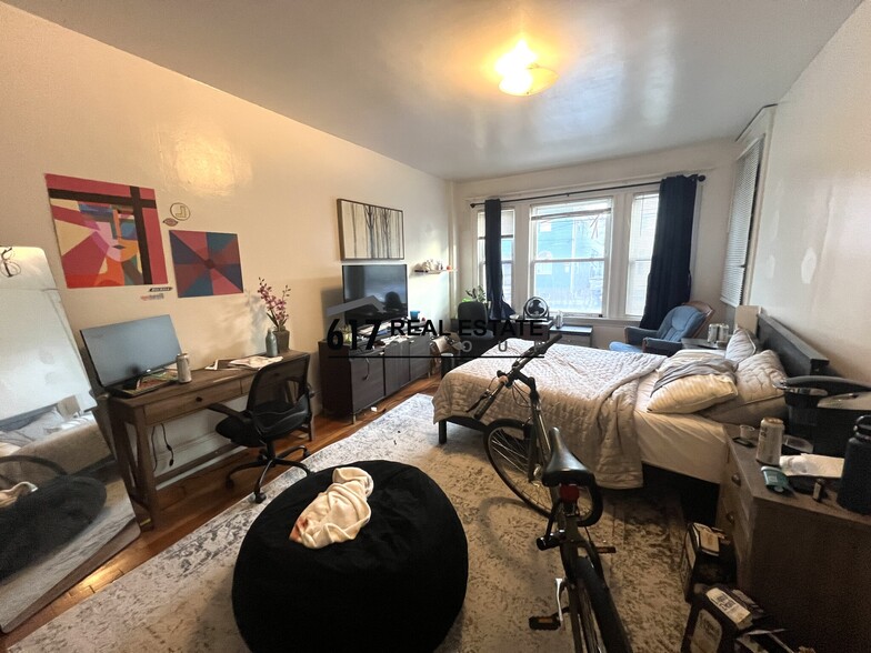 Building Photo - 14 Ashford St