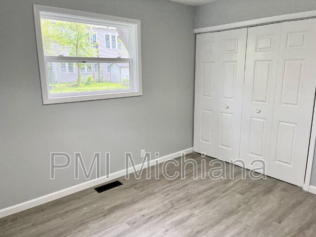 Building Photo - 3110 Voll Ln