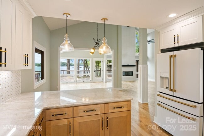 Building Photo - 449 Windward Dr