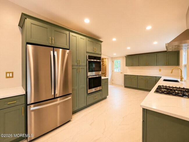Building Photo - 253 Parkview Ter