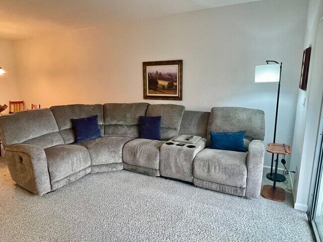 Building Photo - 117 Lake Terrace