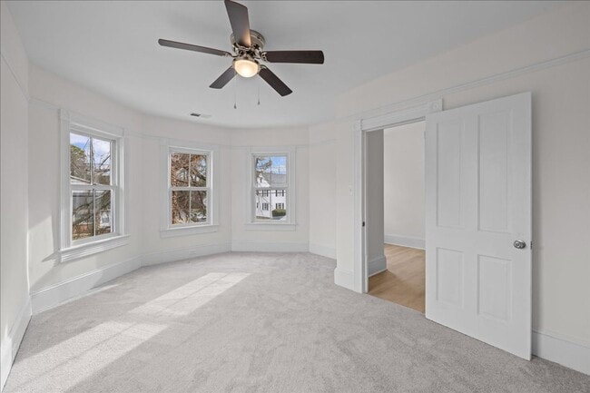 Building Photo - 258 Douglas Ave