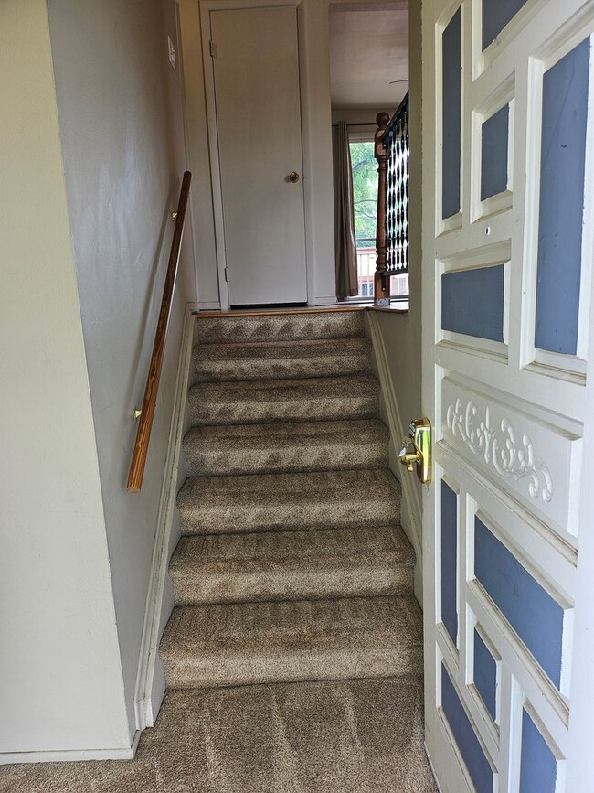 Building Photo - ALL PROSPECTIVE TENANTS MUST SUBMIT A $58 NON-REFUNDABLE APPLICATION FEE PER APPLICANT ONLINE AND...